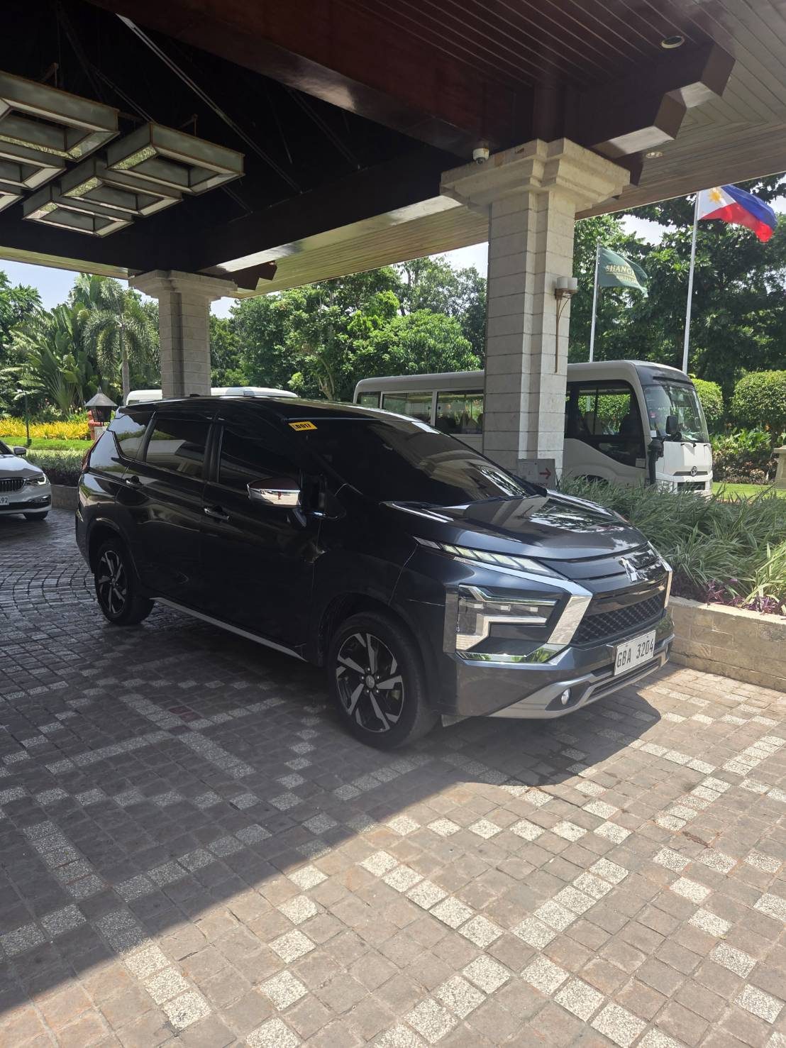 Private SUV used for Cebu OK Travel hotel pickups and airport transfers